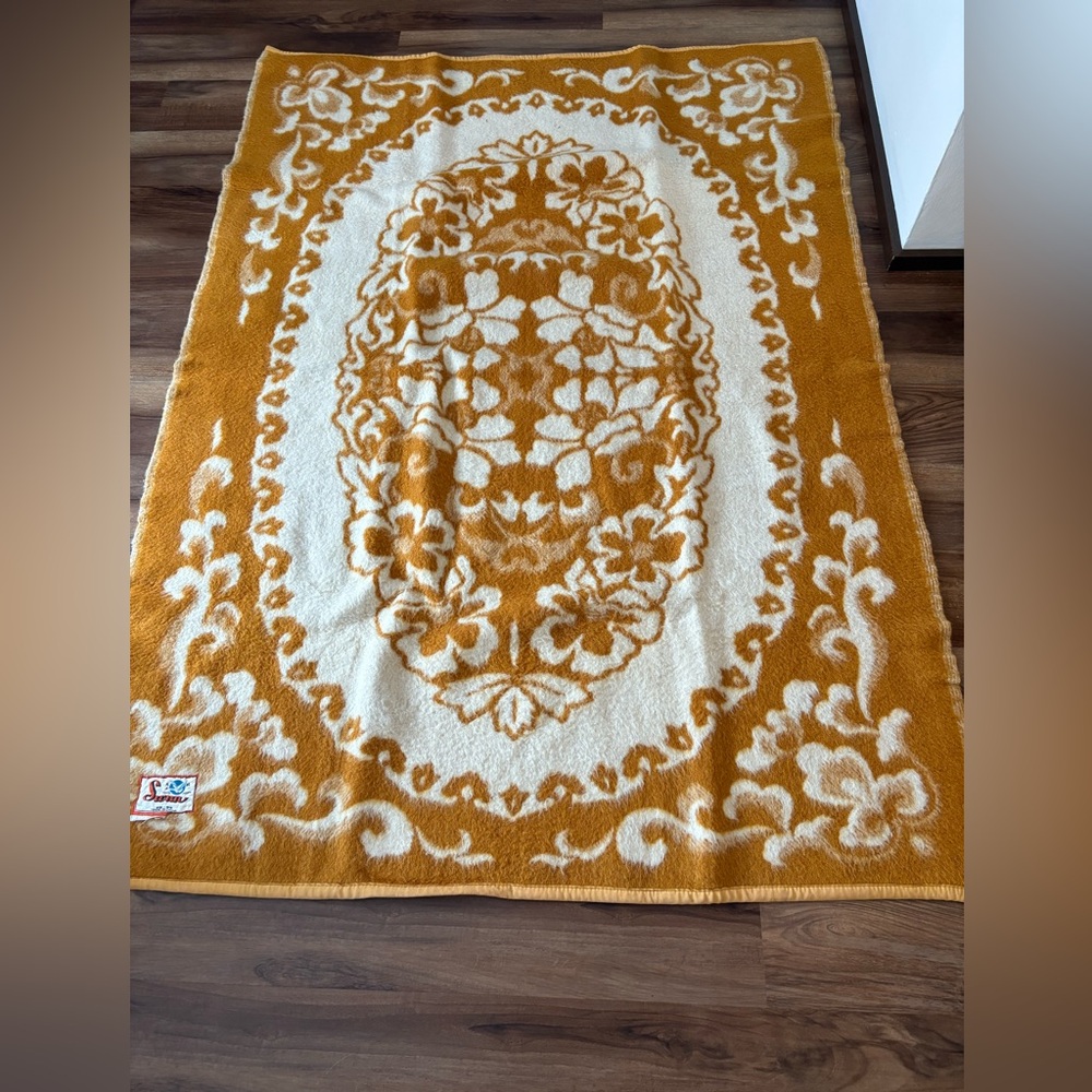 Vintage Swan Floral Wool Blanket